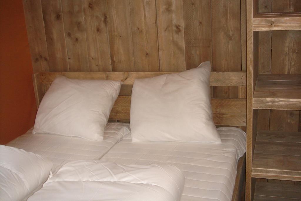 Camping De La Bonnette Caylus Pokoj fotografie