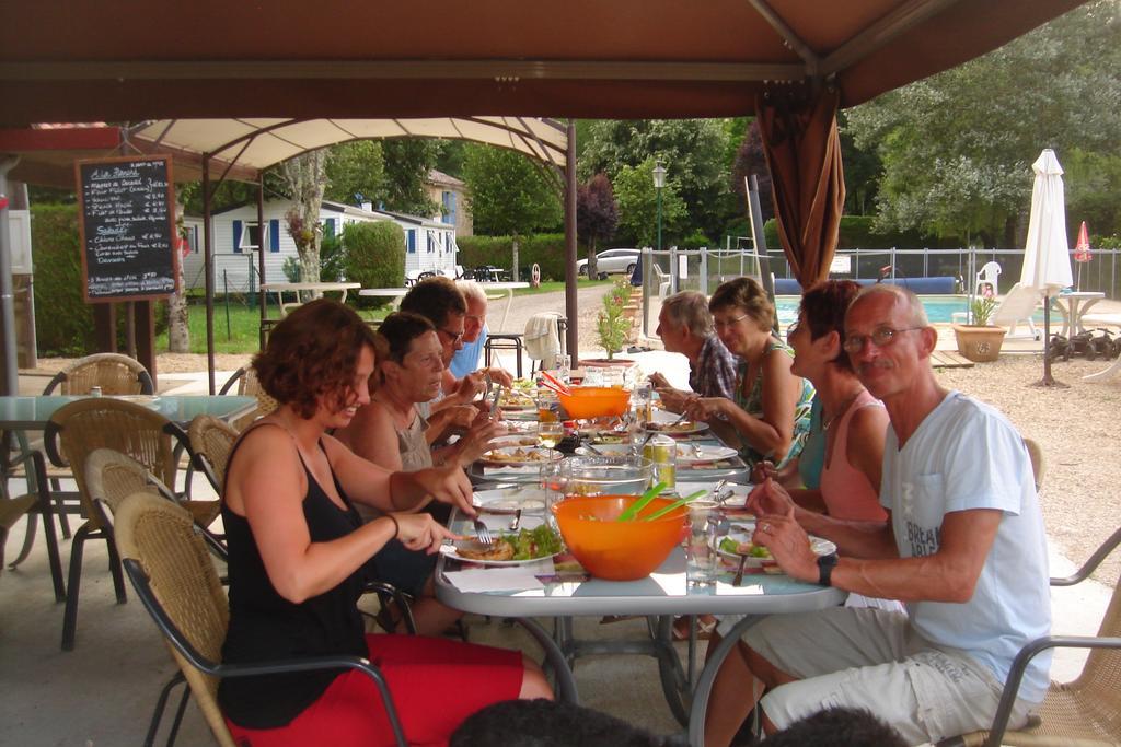 Camping De La Bonnette Caylus Exteriér fotografie